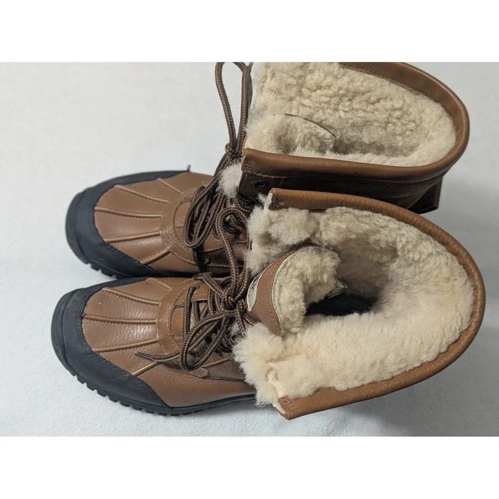 Ugg‎ Adirondack III Boots Women's Size 9 Brown Tan Faux Fur Winter Snow Lace Up